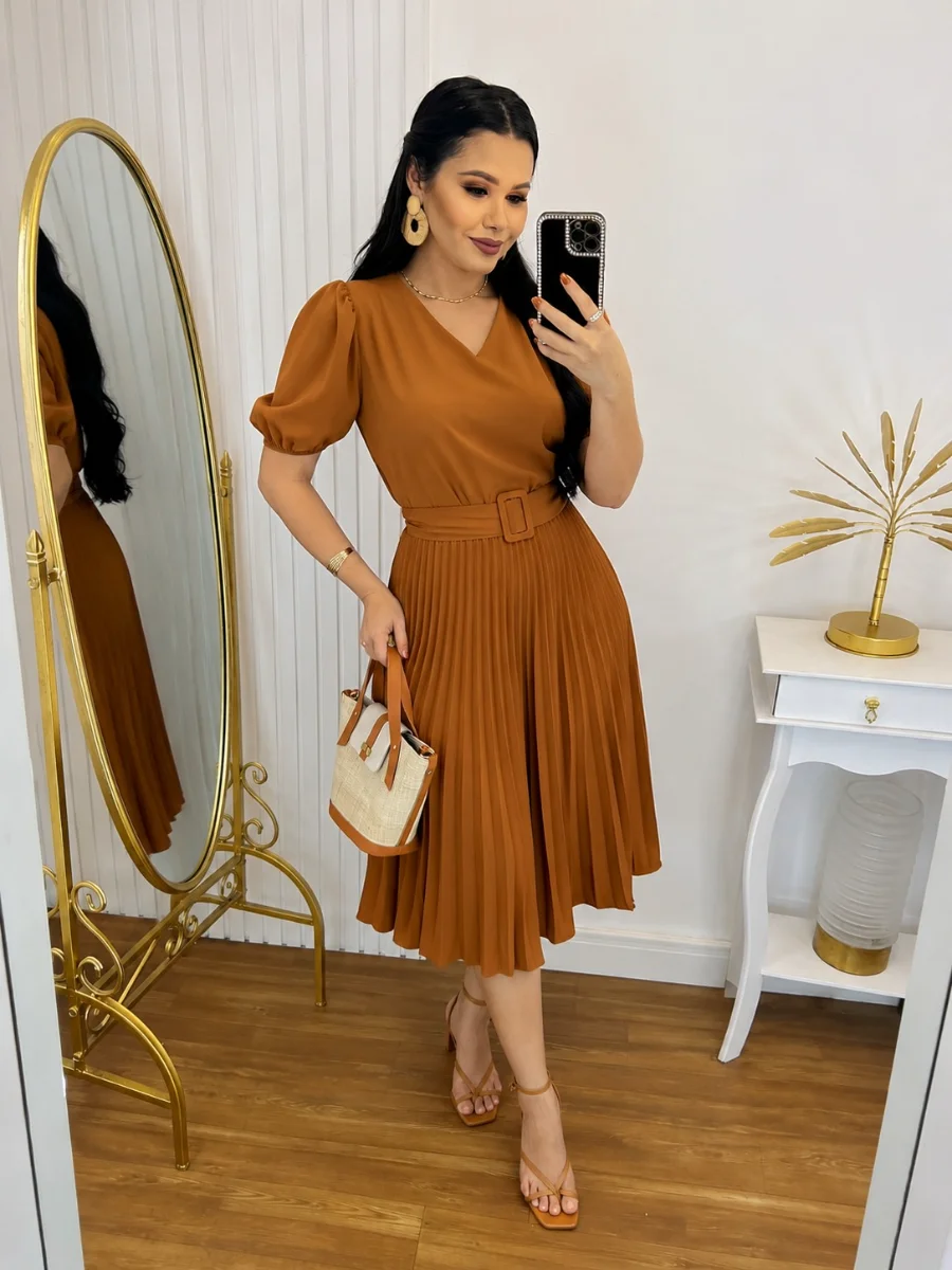 Vestido Plissado Cor Caramelo Midi Forrado - Tecido Crepe Seda