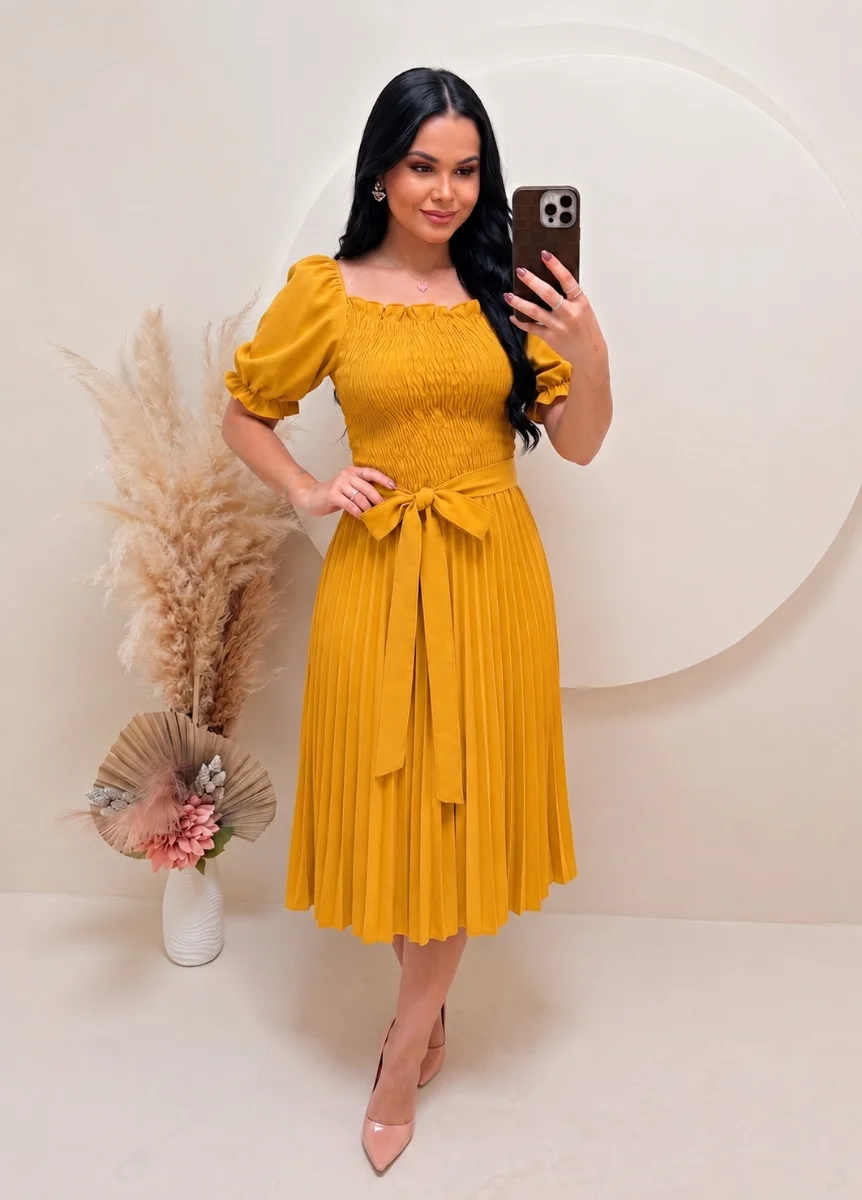 Vestido Plissado Midi Forrado Tecido Crepe Seda com lastex-Amarelo