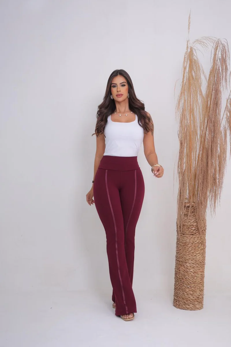Calça Flare social bailarina Vinho com todo estilo com detalhe de cirre e cintura alta - 3