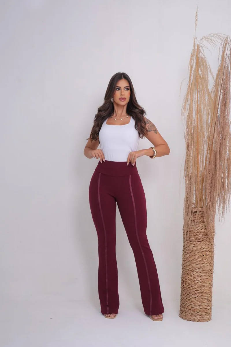 Calça Flare social bailarina Vinho com todo estilo com detalhe de cirre e cintura alta - 2