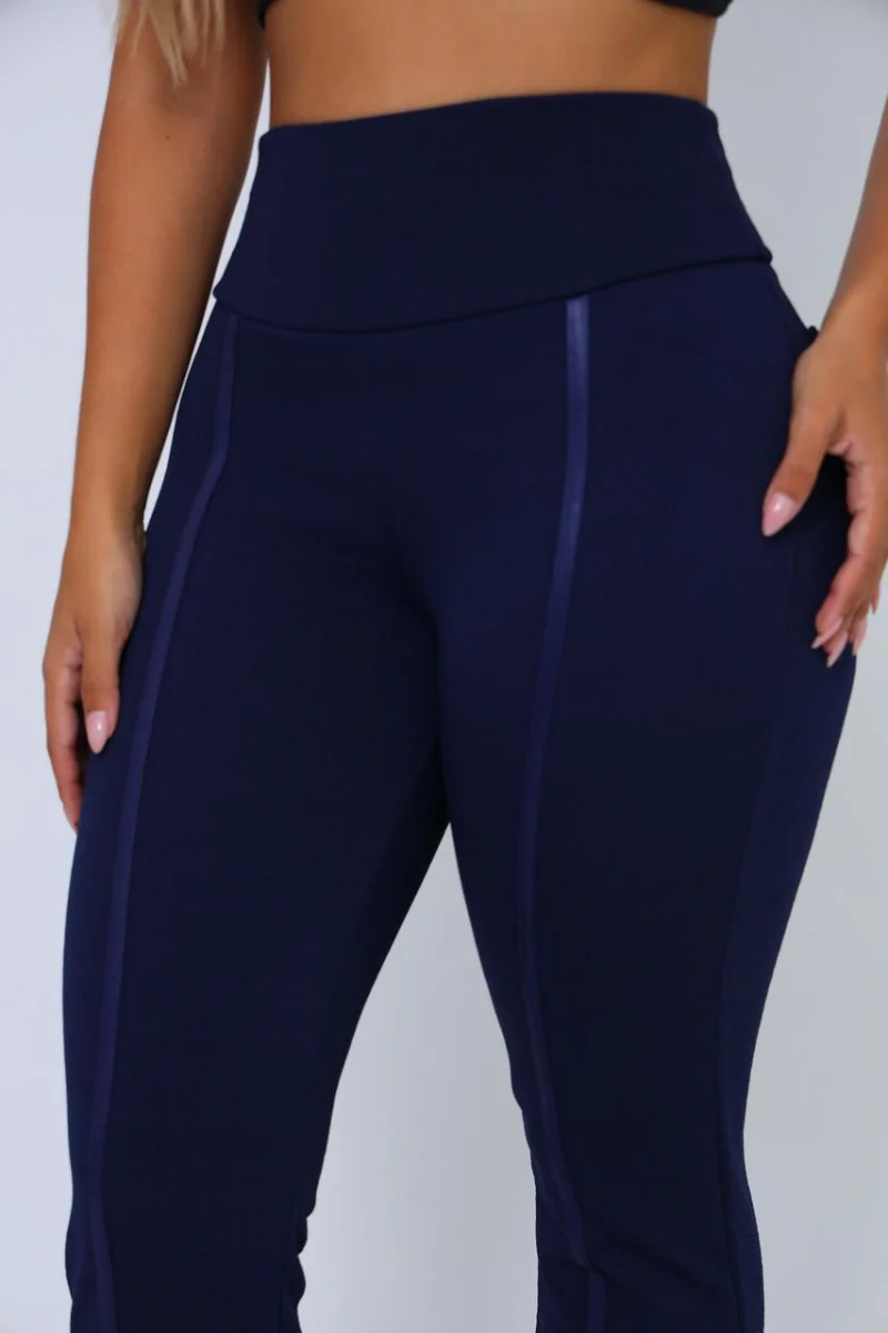 Calça Flare social bailarina Azul Marinho com todo estilo com detalhe de cirre e cintura alta - 4