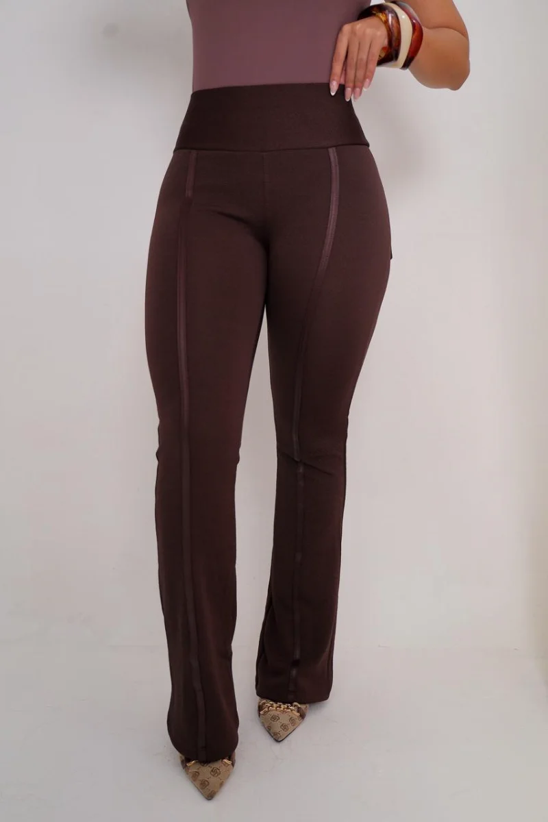 Calça Flare social bailarina Marrom com todo estilo com detalhe de cirre e cintura alta - 4