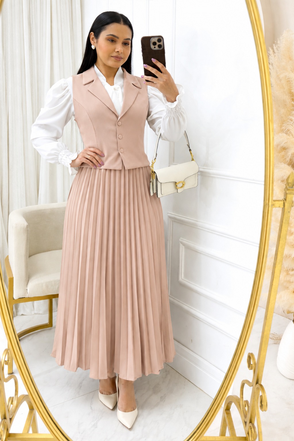 Conjunto em Alfaiataria Plissado com Colete bege