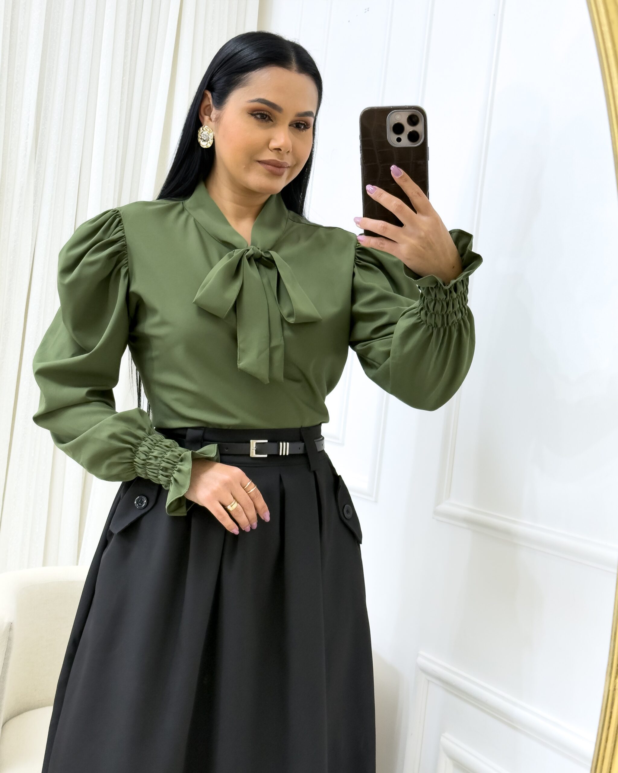 Blusa Manga Longa Tecido Crepe Seda Verde militar