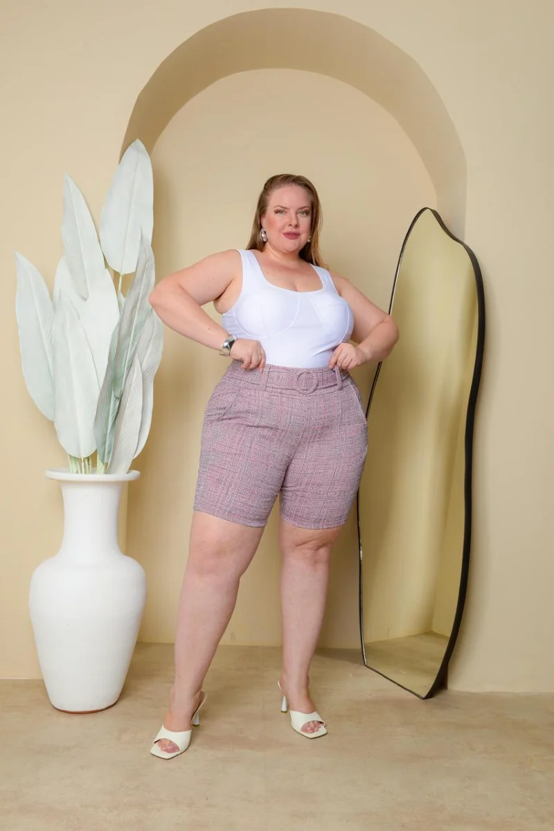 Short feminina plus Size jackar linho mesclado com cinto fixo