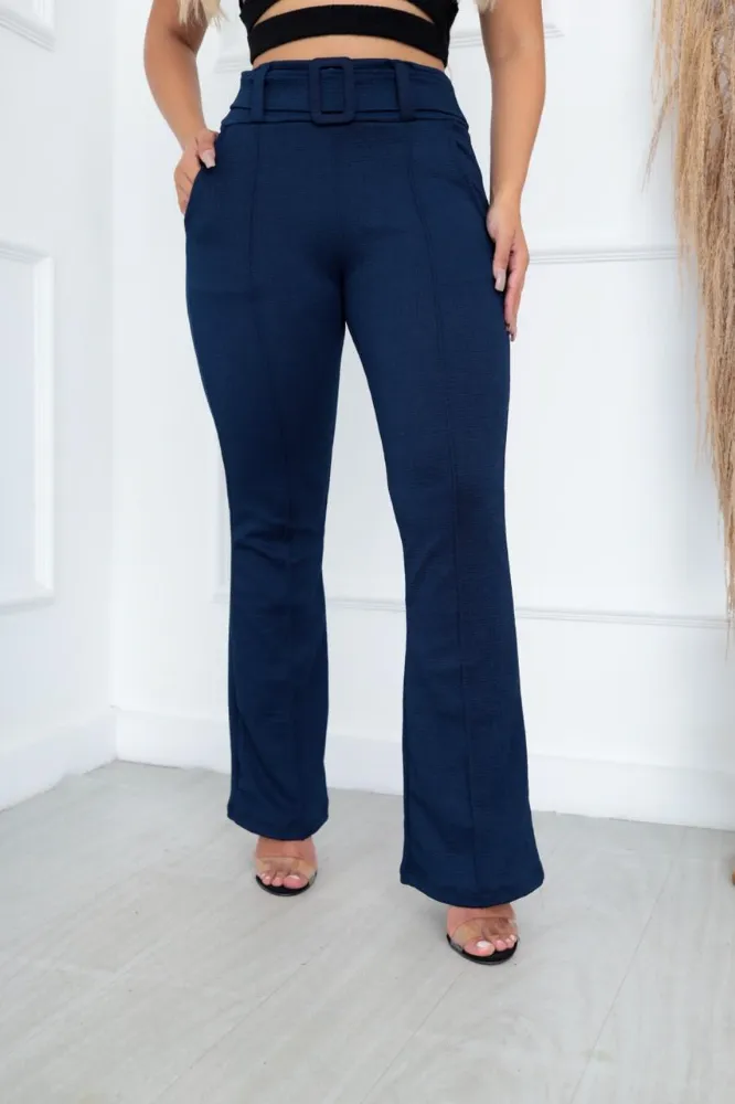 Calça flare Cor Azul Marinho Mesclada Social Bailarina Jacquard linho com cinto fixo com bastante elastano e cintura alta - 4