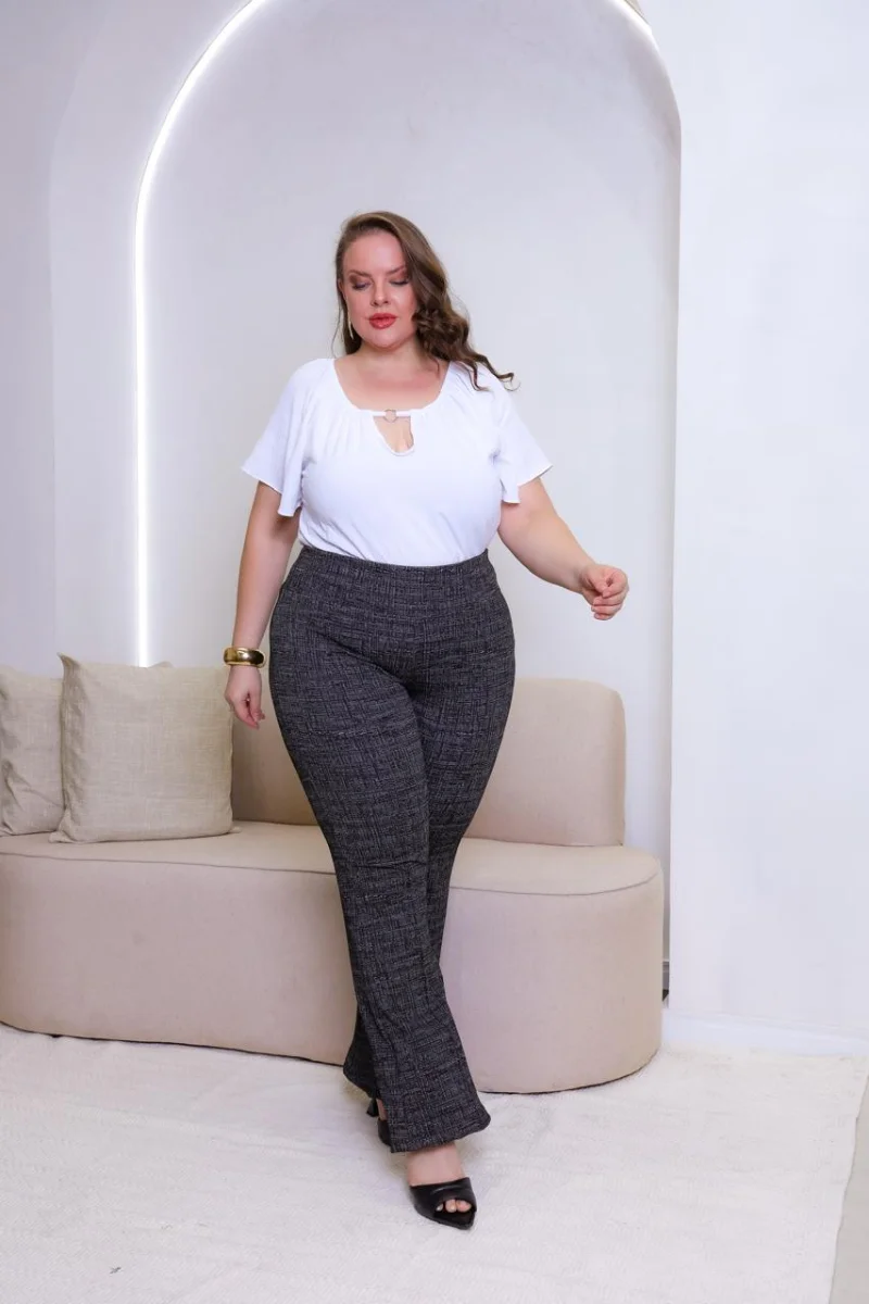 Calça Flare jackar linho no Plus Size com bolso atrás – Preta mescla - 3