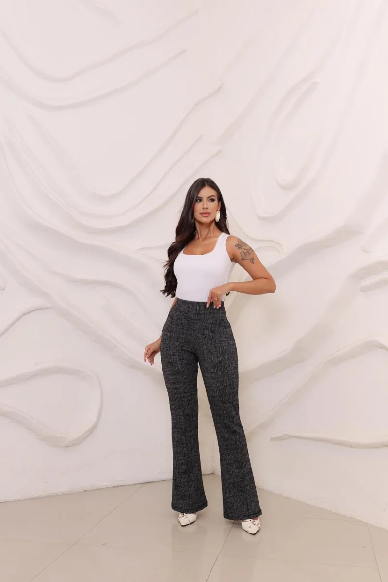Flare jackar linho com bolso atrás – Preta mescla