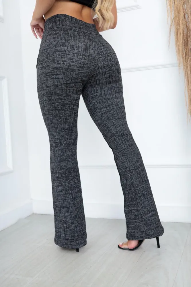 Calça flare Cor Preta Mesclada Social Bailarina Jacquard linho com cinto fixo com bastante elastano e cintura alta - 4