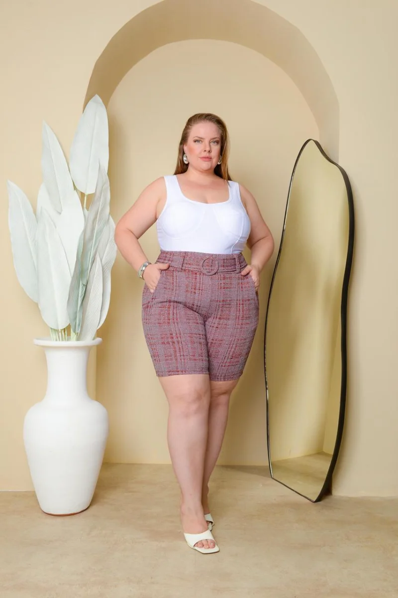 Short feminina plus Size Jackar linho mesclado com cinto fixo - 2