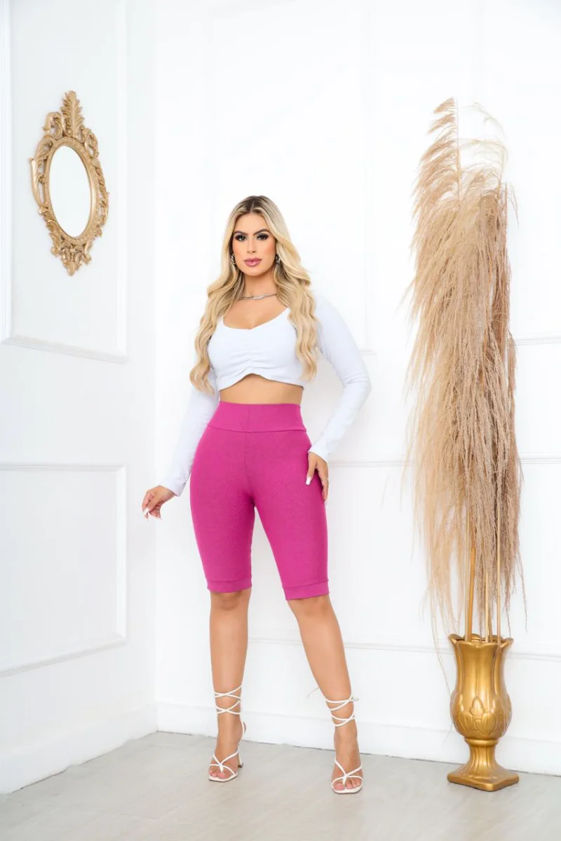 Bermuda Jeans Cotton Malha PA Cor Pink Cintura Alta com um belo comprimento