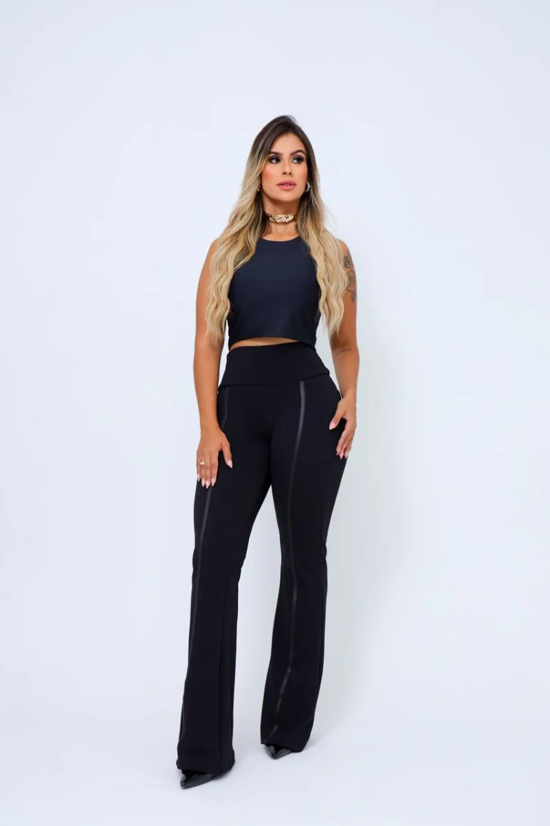 Calça Flare social bailarina Preta com todo estilo com detalhe de cirre e cintura alta